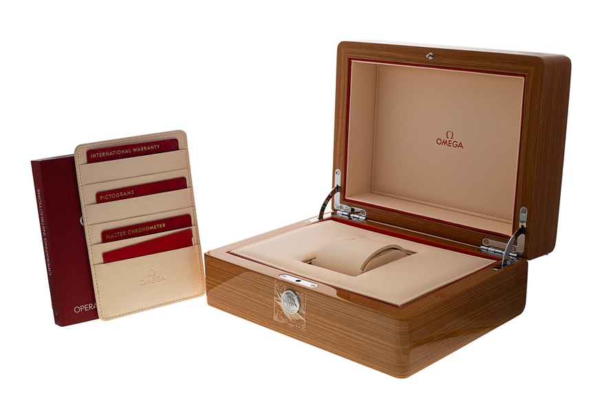 Omega Speedmaster Racing 329.30.44.51.04.001